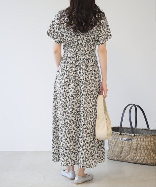 RAY CASSIN（レイカズン）の「フラワーアソートシャツワンピース（シャツワンピース・レディース・ブラック系/ブルー系/オフホワイト・FREE）」の10枚目の写真