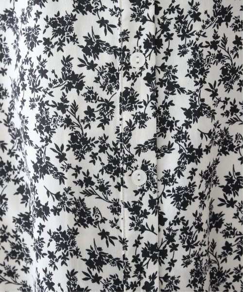 RAY CASSIN（レイカズン）の「フラワーアソートシャツワンピース（シャツワンピース・レディース・ブラック系/ブルー系/オフホワイト・FREE）」の14枚目の写真