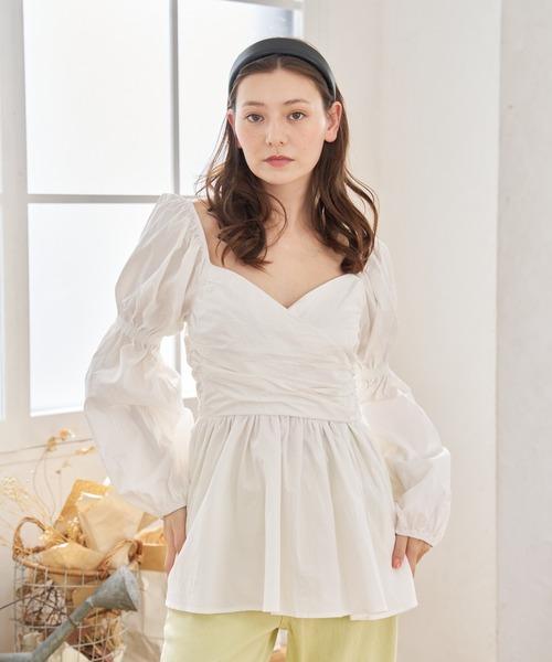 a:mure(アミュール)の「カシュクールブラウス(シャツ/ブラウス・レディース・ホワイト/ベージュ/ブラック・F)」の2枚目の写真