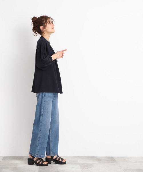 DRESKIP（ドレスキップ）の「◆【着映え＆体型カバー】スタンドネック 袖プリ－ツブラウス（シャツ/ブラウス・レディース・ブラック/ナチュラル/黄緑系・02/03/04）」の21枚目の写真