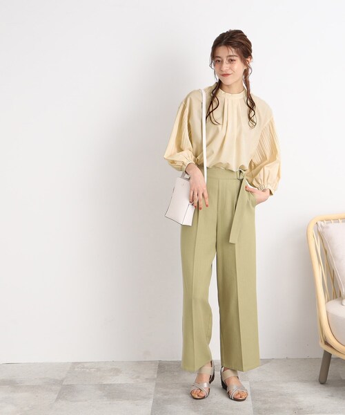 DRESKIP（ドレスキップ）の「◆【着映え＆体型カバー】スタンドネック 袖プリ－ツブラウス（シャツ/ブラウス・レディース・ブラック/ナチュラル/黄緑系・02/03/04）」の7枚目の写真