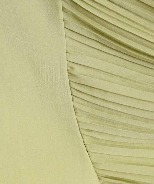 DRESKIP（ドレスキップ）の「◆【着映え＆体型カバー】スタンドネック 袖プリ－ツブラウス（シャツ/ブラウス・レディース・ブラック/ナチュラル/黄緑系・02/03/04）」の14枚目の写真