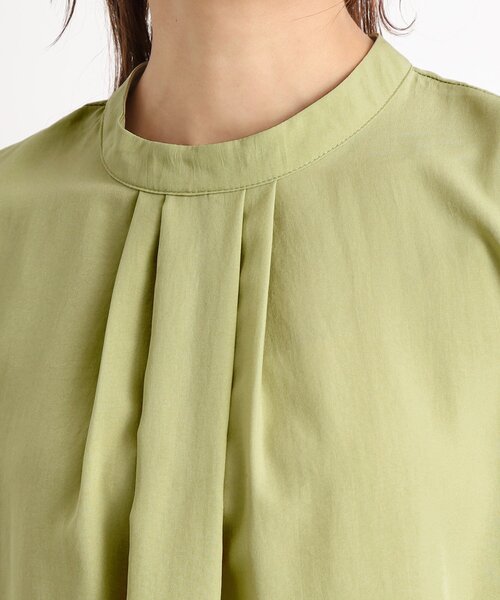 DRESKIP（ドレスキップ）の「◆【着映え＆体型カバー】スタンドネック 袖プリ－ツブラウス（シャツ/ブラウス・レディース・ブラック/ナチュラル/黄緑系・02/03/04）」の16枚目の写真
