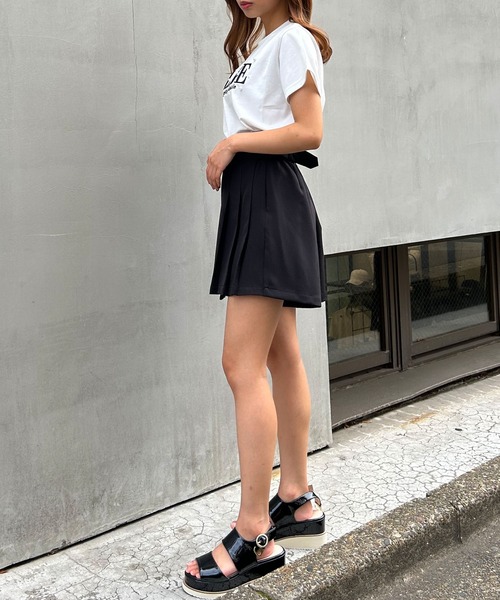 INGNI（イング）の「パール付ふくれ刺しゅうロゴTシャツ（T