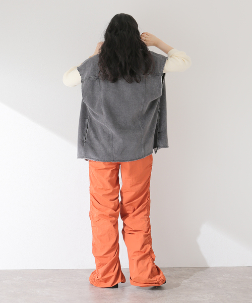 ANNA SUI NYC（アナ スイ エヌ ワイ シー）の「【ANNA SUI NYC/ アナスイエヌワイシー】デニムベスト（デニムジャケット・レディース・ブラック/サックスブルー・MEDIUM/LARGE）」の5枚目の写真