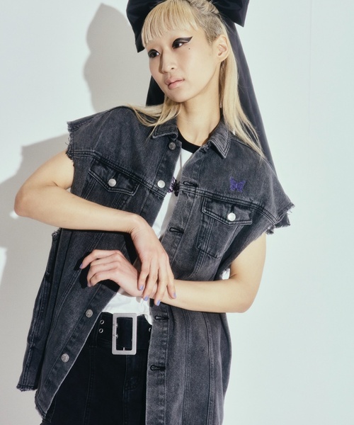 ANNA SUI NYC（アナ スイ エヌ ワイ シー）の「【ANNA SUI NYC/ アナスイエヌワイシー】デニムベスト（デニムジャケット・レディース・ブラック/サックスブルー・MEDIUM/LARGE）」の6枚目の写真