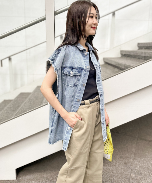 ANNA SUI NYC（アナ スイ エヌ ワイ シー）の「【ANNA SUI NYC/ アナスイエヌワイシー】デニムベスト（デニムジャケット・レディース・ブラック/サックスブルー・MEDIUM/LARGE）」の9枚目の写真