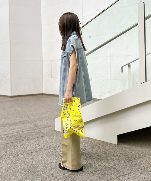 ANNA SUI NYC（アナ スイ エヌ ワイ シー）の「【ANNA SUI NYC/ アナスイエヌワイシー】デニムベスト（デニムジャケット・レディース・ブラック/サックスブルー・MEDIUM/LARGE）」の12枚目の写真