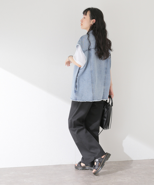 ANNA SUI NYC（アナ スイ エヌ ワイ シー）の「【ANNA SUI NYC/ アナスイエヌワイシー】デニムベスト（デニムジャケット・レディース・ブラック/サックスブルー・MEDIUM/LARGE）」の18枚目の写真