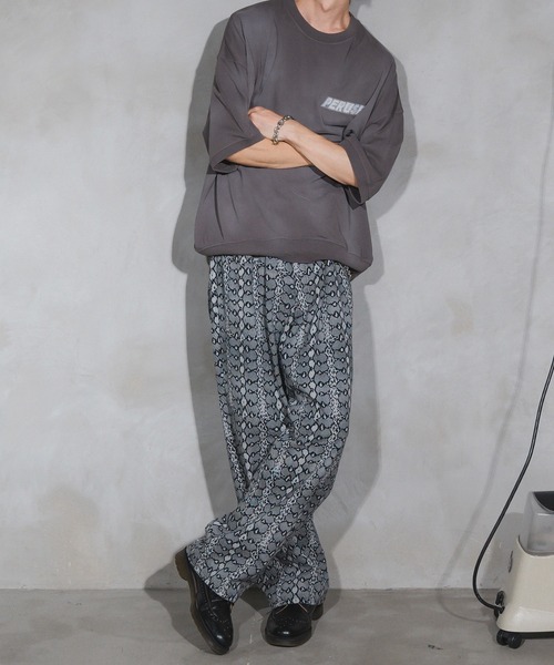 DAIRIKU23awパイソン柄スラックス Perushu（ペルーシュ）の「パイソン柄ワイドタックパンツ（その他