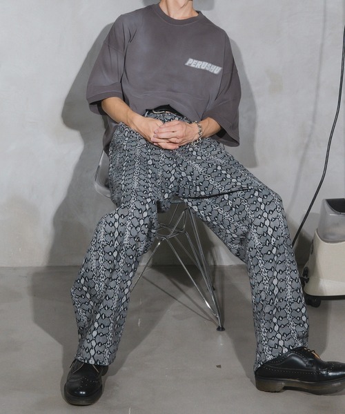 Perushu（ペルーシュ）の「パイソン柄ワイドタックパンツ（その他