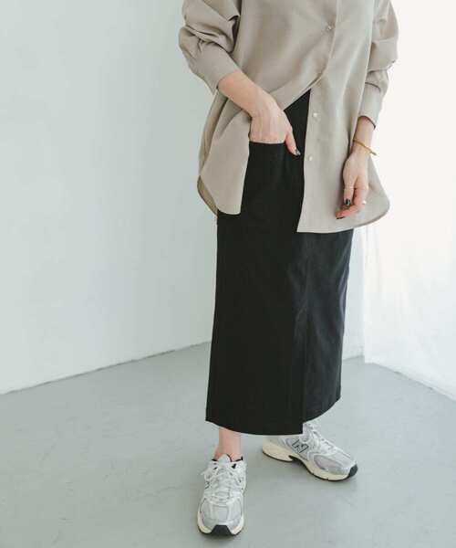 ITEMS URBANRESEARCH(アイテムズ アーバンリサーチ)の「ストレッチタイトスカート(スカート・レディース・ブラック/カーキ/ホワイト系その他・FREE)」の2枚目の写真