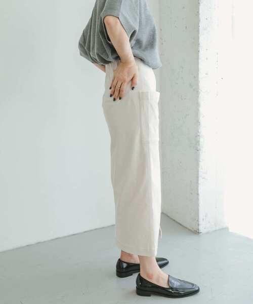 ITEMS URBANRESEARCH(アイテムズ アーバンリサーチ)の「ストレッチタイトスカート(スカート・レディース・ブラック/カーキ/ホワイト系その他・FREE)」の12枚目の写真