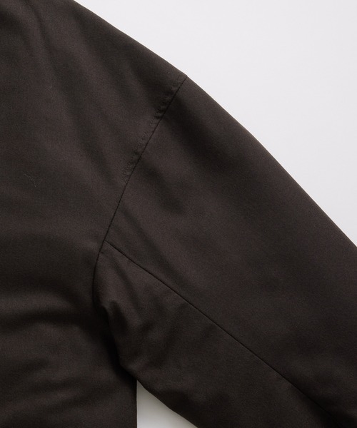 WILD LIFE TAILOR Adam et Rope'（ワイルドテーラーアダムエロペ　）の「【WILD LIFE TAILOR】ウーステッド ドロップショルダー インサレーション ステンカラーコート（ステンカラーコート・メンズ・ダークブラウン/ネイビー/カーキ・M/L）」の8枚目の写真