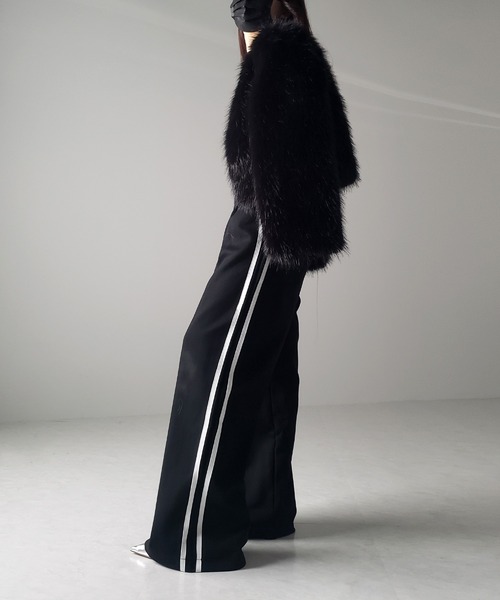 me+em select（ミームセレクト）の「【 選べる3サイズ／４カラー 】２WAYウエストコードサイドライントラックワイドパンツ（その他パンツ・レディース・ブラック/レッド/グレー/チャコール・SMALL/MEDIUM/LARGE）」の12枚目の写真