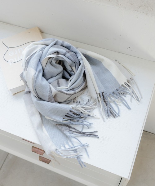 GLOBAL WORK（グローバルワーク）の「着られるマルチWAYストール/704756（ストール/ショール・レディース・グレー/ライトイエロー/オフホワイト/ライトブルー/ベージュ/ネイビー/ブラウン・FREE）」の6枚目の写真