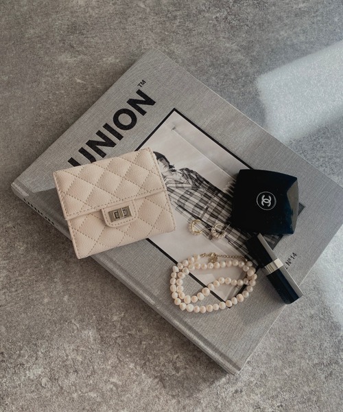 E&C closet…（イーアンドシークローゼット）の「キルティングミニ財布