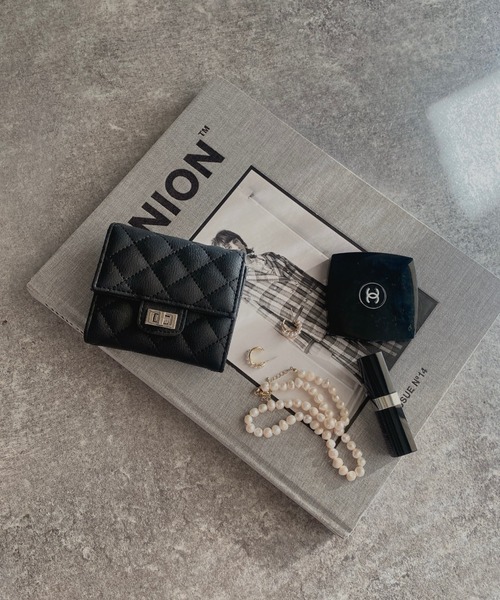 E&C closet…（イーアンドシークローゼット）の「キルティングミニ財布