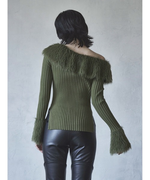 SORIN(ソリン )の「Wool Blend Rib Frilled shoulder Top(ニット/セーター・レディース・カーキ/ライトグレー/ブラック・38)」の11枚目の写真