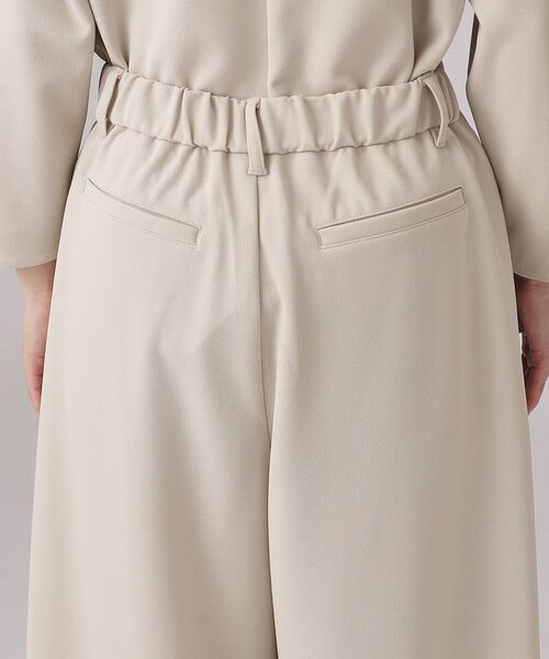 SHOO・LA・RUE（シューラルー）の「【通勤/デイリー/セットアップ可】マルチに使える カットジョーゼット ワイドパンツ（その他パンツ・レディース・ベージュ系その他7/ブラック系3・02/03/04）」の21枚目の写真