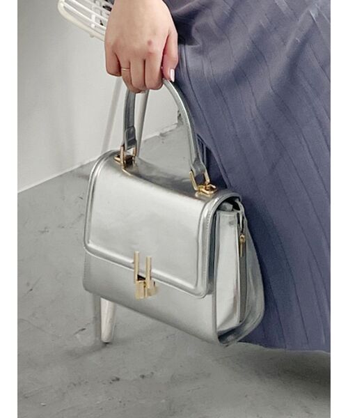 MERCURYDUO（マーキュリーデュオ）の「サイドジップショルダーバッグ（ハンドバッグ・レディース・ブラック/オフホワイト/ベビーピンク/シルバー/ゴールド/ホワイト・FREE）」の7枚目の写真