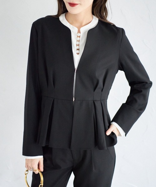 tocco closet（トッコ　クローゼット）の「【ZOZO限定】ウエストタックペプラムジャケット（ノーカラージャケット・レディース・ベージュ/ブラック・M）」の5枚目の写真