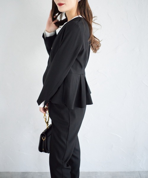 tocco closet（トッコ　クローゼット）の「【ZOZO限定】ウエストタックペプラムジャケット（ノーカラージャケット・レディース・ベージュ/ブラック・M）」の9枚目の写真