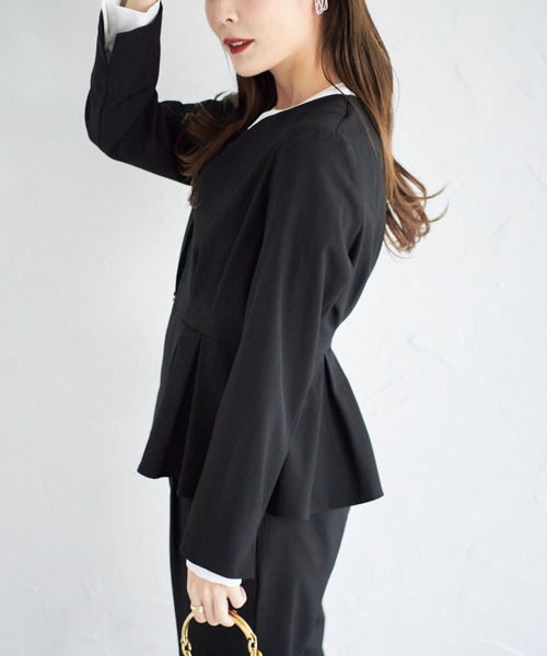 tocco closet（トッコ　クローゼット）の「【ZOZO限定】ウエストタックペプラムジャケット（ノーカラージャケット・レディース・ベージュ/ブラック・M）」の11枚目の写真