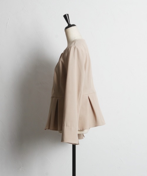 tocco closet（トッコ　クローゼット）の「【ZOZO限定】ウエストタックペプラムジャケット（ノーカラージャケット・レディース・ベージュ/ブラック・M）」の21枚目の写真