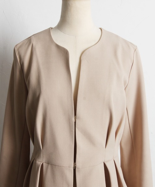 tocco closet（トッコ　クローゼット）の「【ZOZO限定】ウエストタックペプラムジャケット（ノーカラージャケット・レディース・ベージュ/ブラック・M）」の20枚目の写真