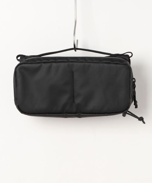 topologie the bag ボトルサコッシュ / ポーチ ペットボトルも入る、見た目以上の収納力！ 編集長が欲しがっていた