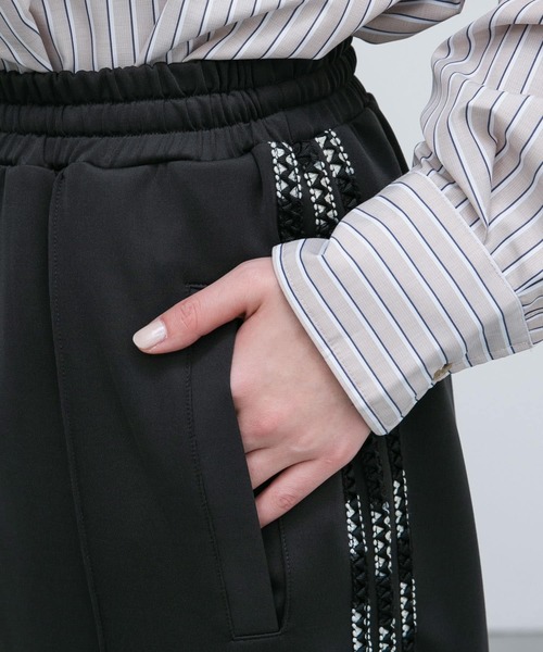 KBF(ケイビーエフ)の「ブレードトラックパンツ(その他パンツ・レディース・レッド/ネイビー/グレー・ONE)」の17枚目の写真