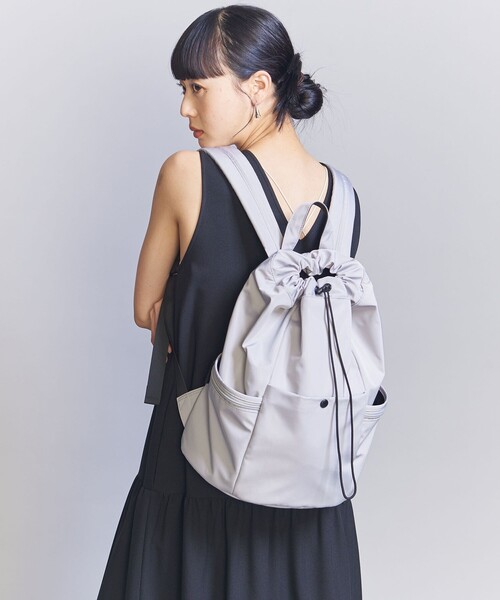 BEAUTY&YOUTH UNITED ARROWS（ビューティーアンドユースユナイテッドアローズ）の「3フロントポケット ナイロンドロストリュック（バックパック/リュック・レディース・ライトグレー/ブラック・FREE）」の2枚目の写真