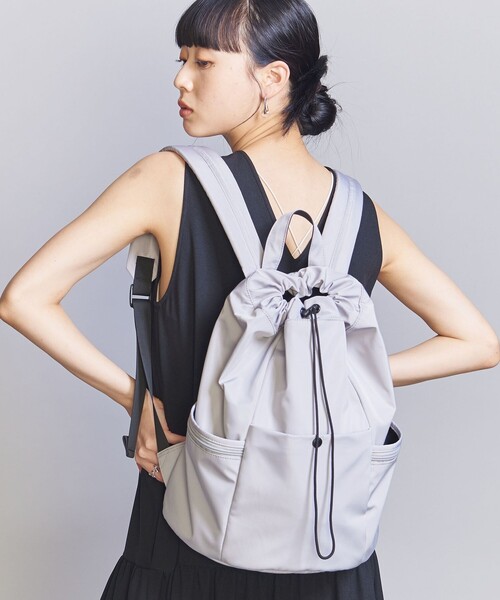 BEAUTY&YOUTH UNITED ARROWS（ビューティーアンドユースユナイテッドアローズ）の「3フロントポケット ナイロンドロストリュック（バックパック/リュック・レディース・ライトグレー/ブラック・FREE）」の3枚目の写真