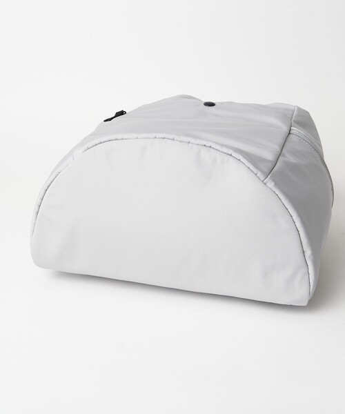 BEAUTY&YOUTH UNITED ARROWS（ビューティーアンドユースユナイテッドアローズ）の「3フロントポケット ナイロンドロストリュック（バックパック/リュック・レディース・ライトグレー/ブラック・FREE）」の14枚目の写真