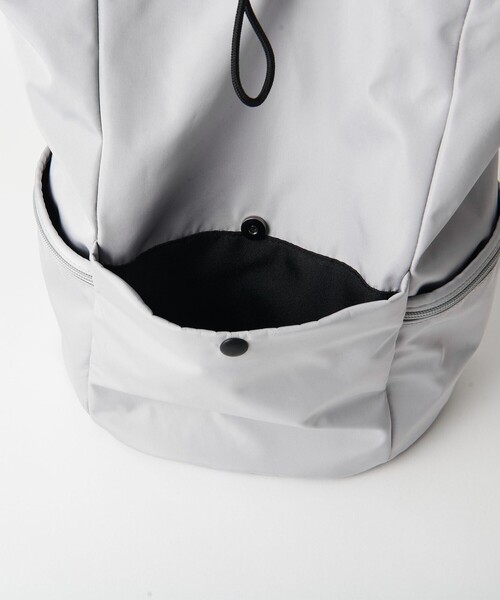 BEAUTY&YOUTH UNITED ARROWS（ビューティーアンドユースユナイテッドアローズ）の「3フロントポケット ナイロンドロストリュック（バックパック/リュック・レディース・ライトグレー/ブラック・FREE）」の17枚目の写真