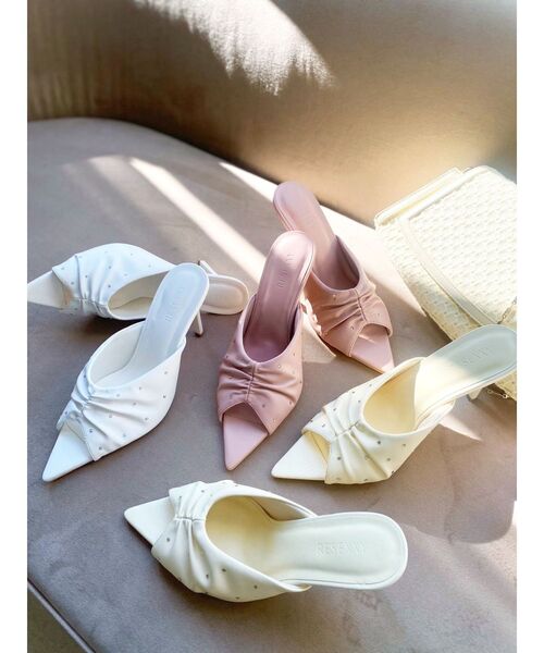 RESEXXY（リゼクシー）の「ギャザーデザインシャイニーサンダル（サンダル・レディース・イエロー/ピンク/ホワイト・LARGE/MEDIUM/SMALL）」の9枚目の写真