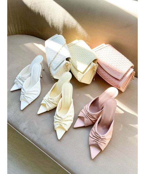 RESEXXY（リゼクシー）の「ギャザーデザインシャイニーサンダル（サンダル・レディース・イエロー/ピンク/ホワイト・LARGE/MEDIUM/SMALL）」の10枚目の写真