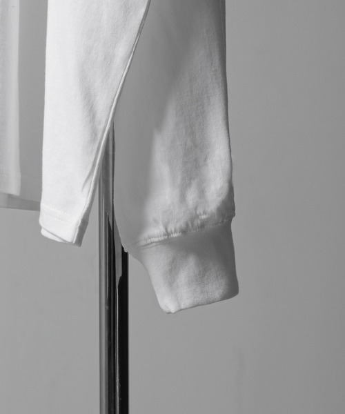 NILWAY（ニルウェイ）の「アソートグラフィックプリントコットン ロングスリーブ Tシャツ/ロンT（Tシャツ/カットソー・メンズ・ブラック/ブラック系その他2/ホワイト系その他2/ブラック系その他/ブラック系その他3/ホワイト/ホワイト系その他/ホワイト系その他3・MEDIUM/LARGE）」の19枚目の写真