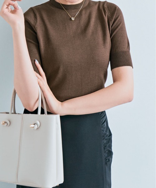 kirakiraShop（キラキラショップ）の「着た瞬間、さらふわ。15色×美シルエットの万能サマーニット（ニット/セーター・レディース・レッド/アイボリー/ブラック/オフホワイト/杢グレー/ネイビー/チャコール/ライトブルー/ダークグリーン/ベージュ/ブルー/ラベンダー/ライトピンク/ブラウン/ワインレッド・L/M）」の5枚目の写真