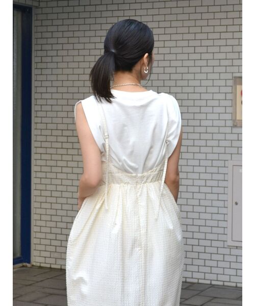 Ungrid(アングリッド)の「タックボリュームキャミワンピース(ワンピース・レディース・オレンジ/オフホワイト/ブラック・FREE)」の22枚目の写真