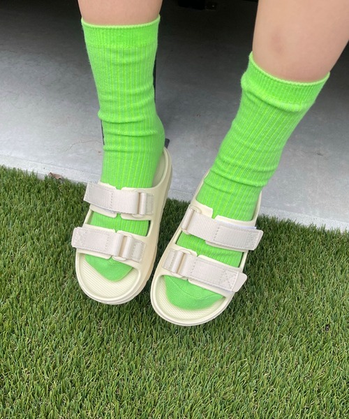 AmiAmi（アミアミ）の「軽量！柔らか ダブルベルトスポーツサンダル/キッズビーチサンダル（サンダル・キッズ・ブラック/ホワイト・17cm/22cm/21cm/20cm/19cm/18cm）」の3枚目の写真