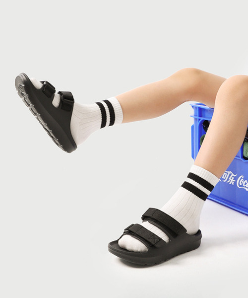 AmiAmi（アミアミ）の「軽量！柔らか ダブルベルトスポーツサンダル/キッズビーチサンダル（サンダル・キッズ・ブラック/ホワイト・17cm/22cm/21cm/20cm/19cm/18cm）」の6枚目の写真