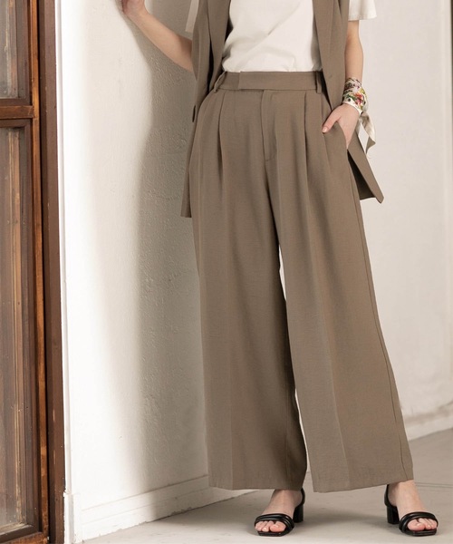 OPAQUE.CLIP（オペークドットクリップ）の「◆セットアップ対応 タックワイドパンツ【洗濯機洗い可】（その他パンツ・レディース・ネイビー/ライトベージュ/ブラウン系・38/36/42/40）」の2枚目の写真