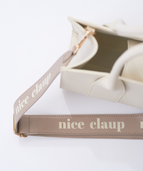 one after another NICE CLAUP(ワンアフターアナザーナイスクラップ)の「キーチャーム付きスクエアバッグ(ショルダーバッグ・レディース・アイボリー/ブラック/サックスブルー・FREE)」の7枚目の写真