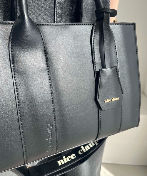 one after another NICE CLAUP(ワンアフターアナザーナイスクラップ)の「キーチャーム付きスクエアバッグ(ショルダーバッグ・レディース・アイボリー/ブラック/サックスブルー・FREE)」の12枚目の写真