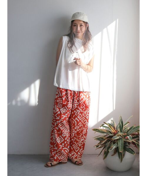 Ungrid（アングリッド）の「ショルダータックノースリトップス（Tシャツ/カットソー・レディース・オフホワイト/ブラック/ベージュ・FREE）」の9枚目の写真