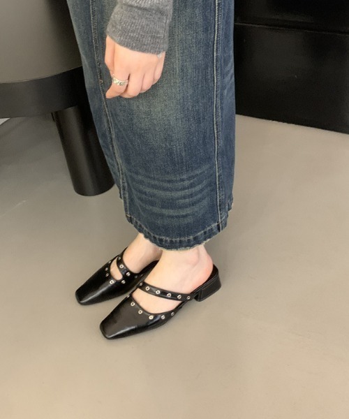 mebole(メボレ)の「ハトメデザインミュール(パンプス・レディース・ブラック/ホワイト・MEDIUM/SMALL/LARGE)」の14枚目の写真