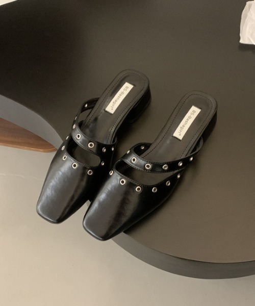 mebole(メボレ)の「ハトメデザインミュール(パンプス・レディース・ブラック/ホワイト・MEDIUM/SMALL/LARGE)」の15枚目の写真