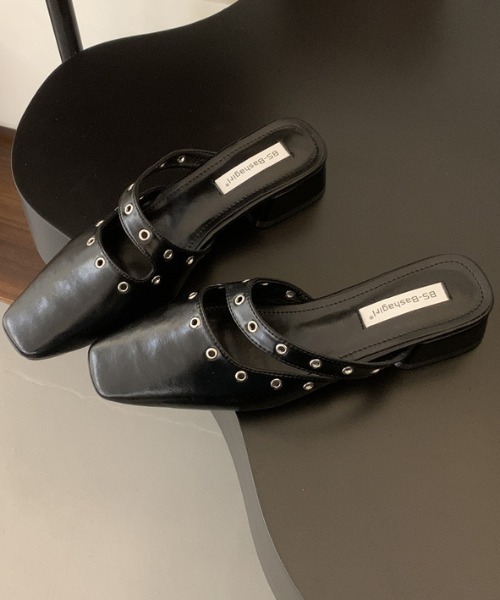 mebole(メボレ)の「ハトメデザインミュール(パンプス・レディース・ブラック/ホワイト・MEDIUM/SMALL/LARGE)」の19枚目の写真
